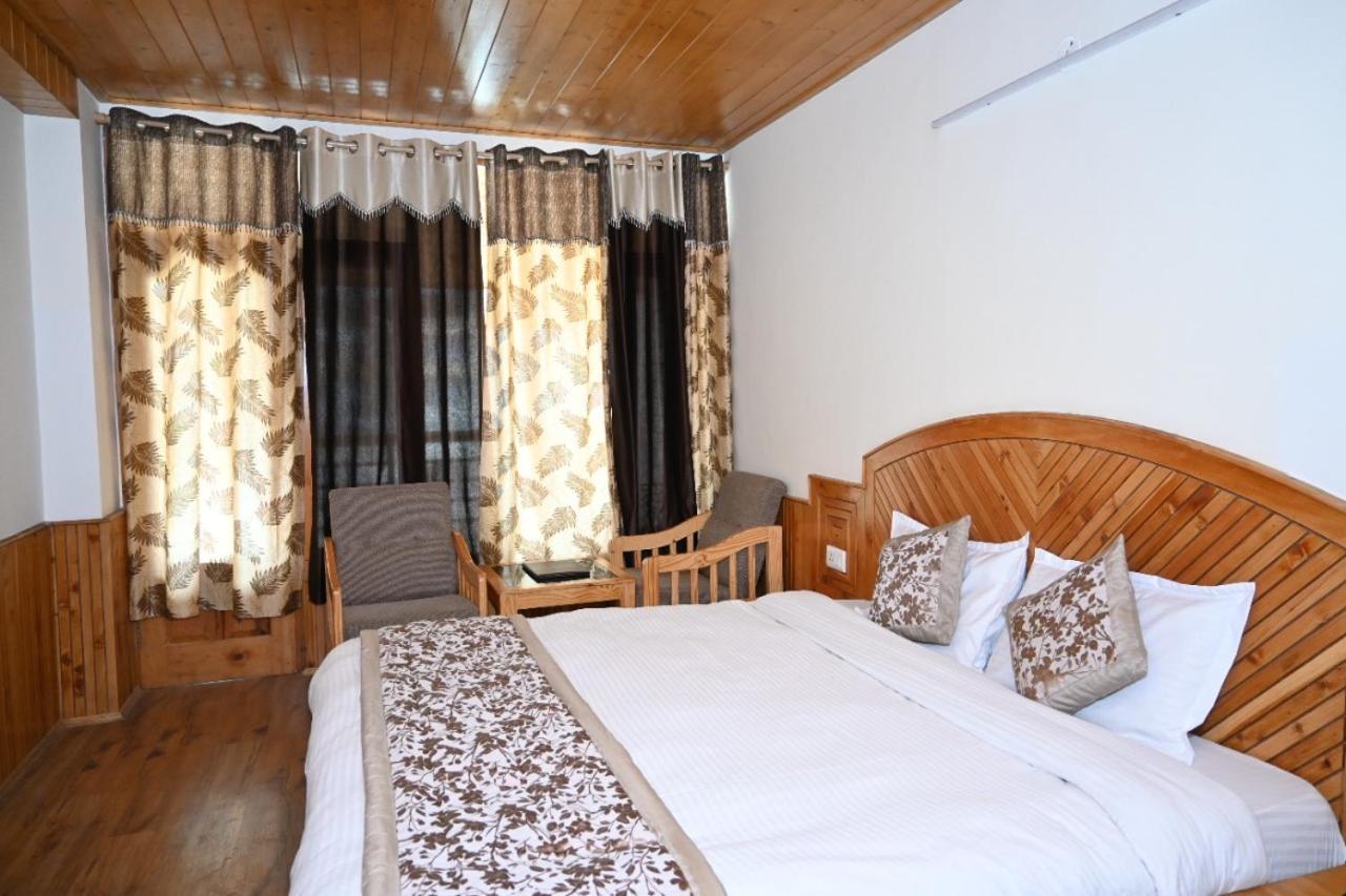 Hotel Nirmal Chhaya Манали Экстерьер фото