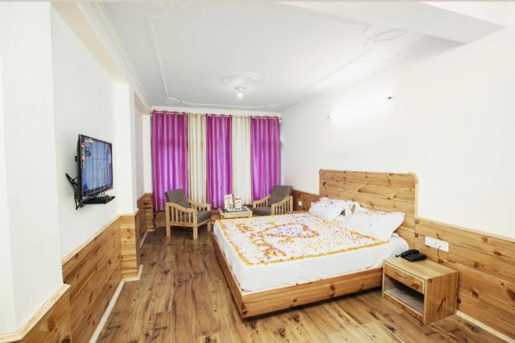 Hotel Nirmal Chhaya Манали Экстерьер фото