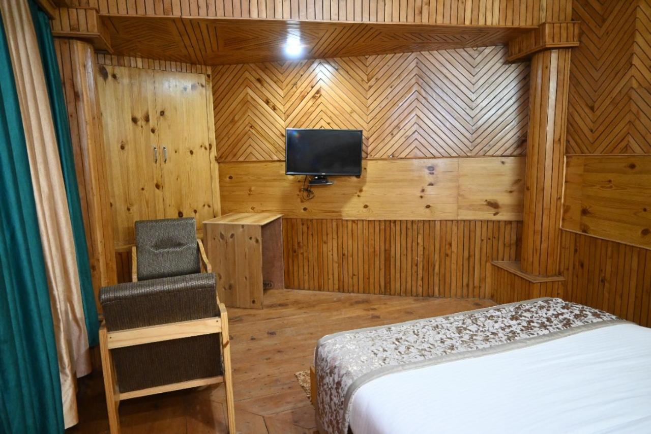 Hotel Nirmal Chhaya Манали Экстерьер фото