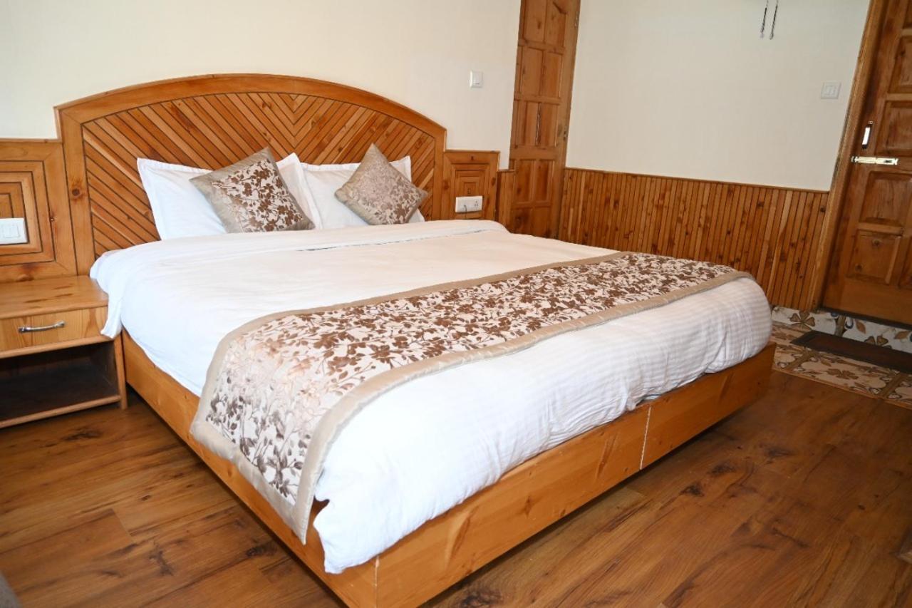 Hotel Nirmal Chhaya Манали Экстерьер фото
