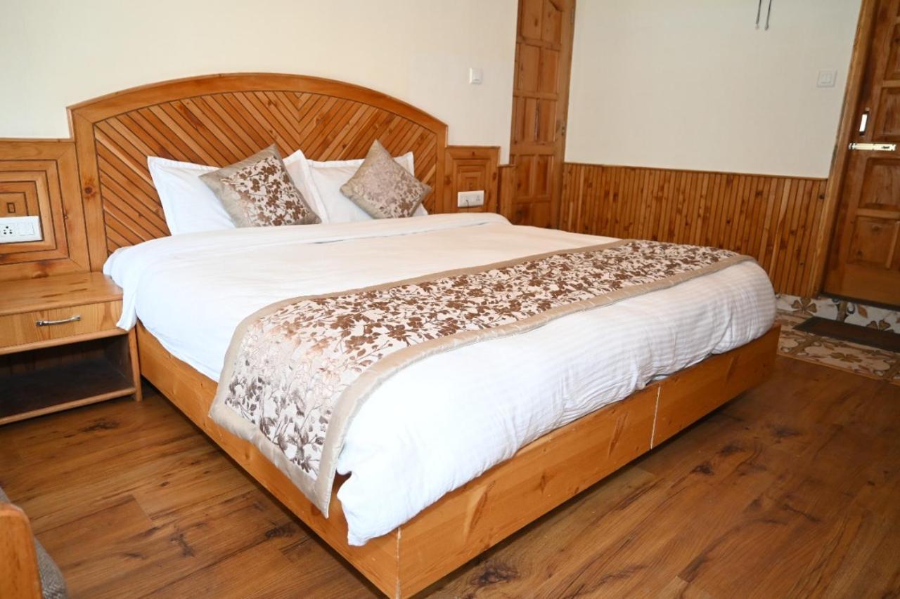 Hotel Nirmal Chhaya Манали Экстерьер фото
