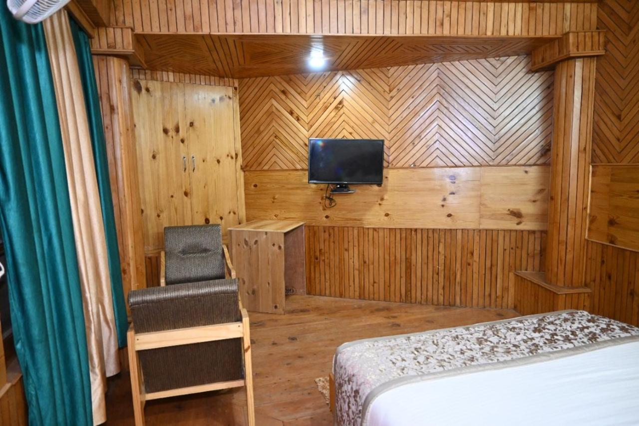 Hotel Nirmal Chhaya Манали Экстерьер фото
