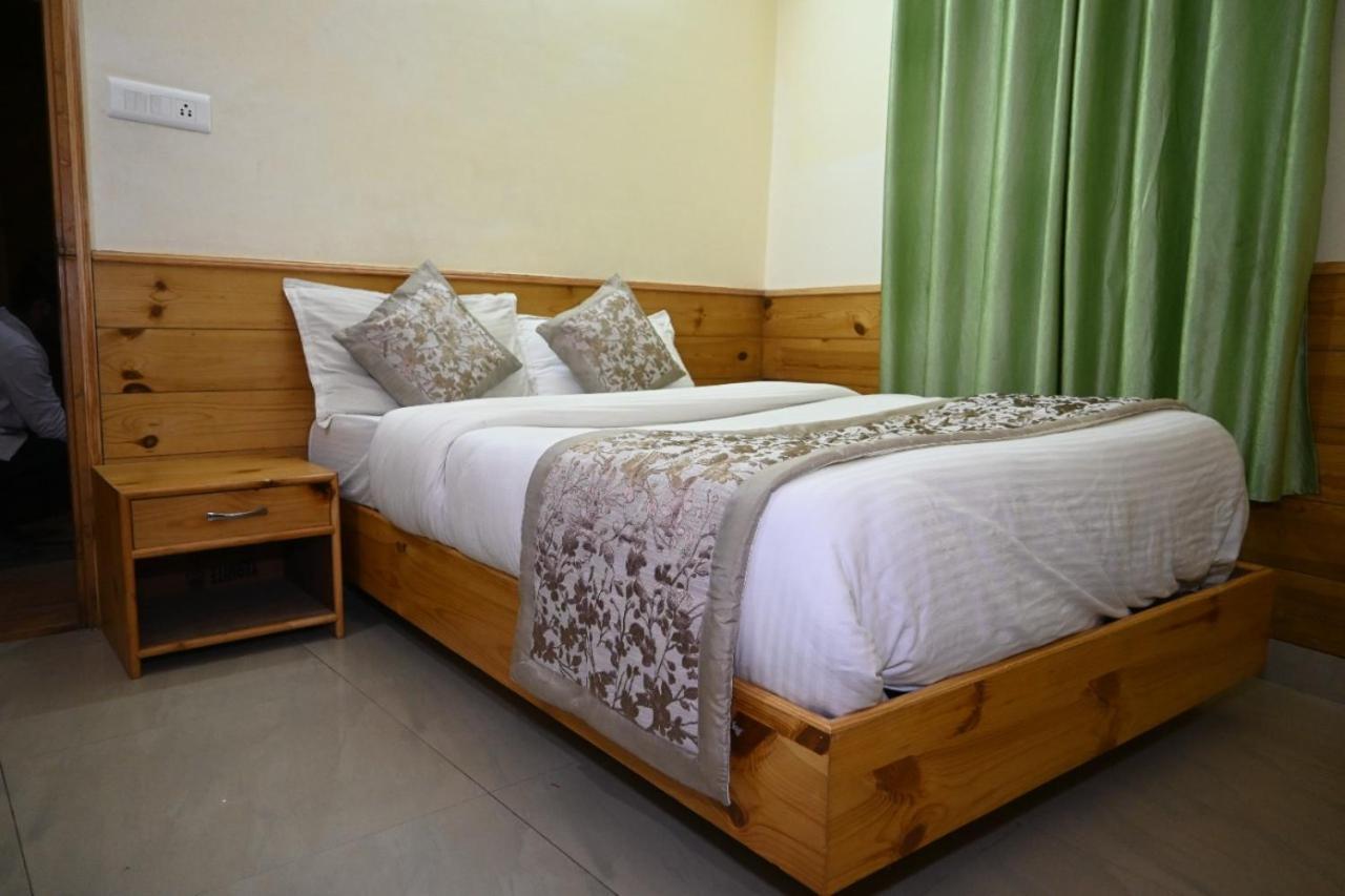 Hotel Nirmal Chhaya Манали Экстерьер фото