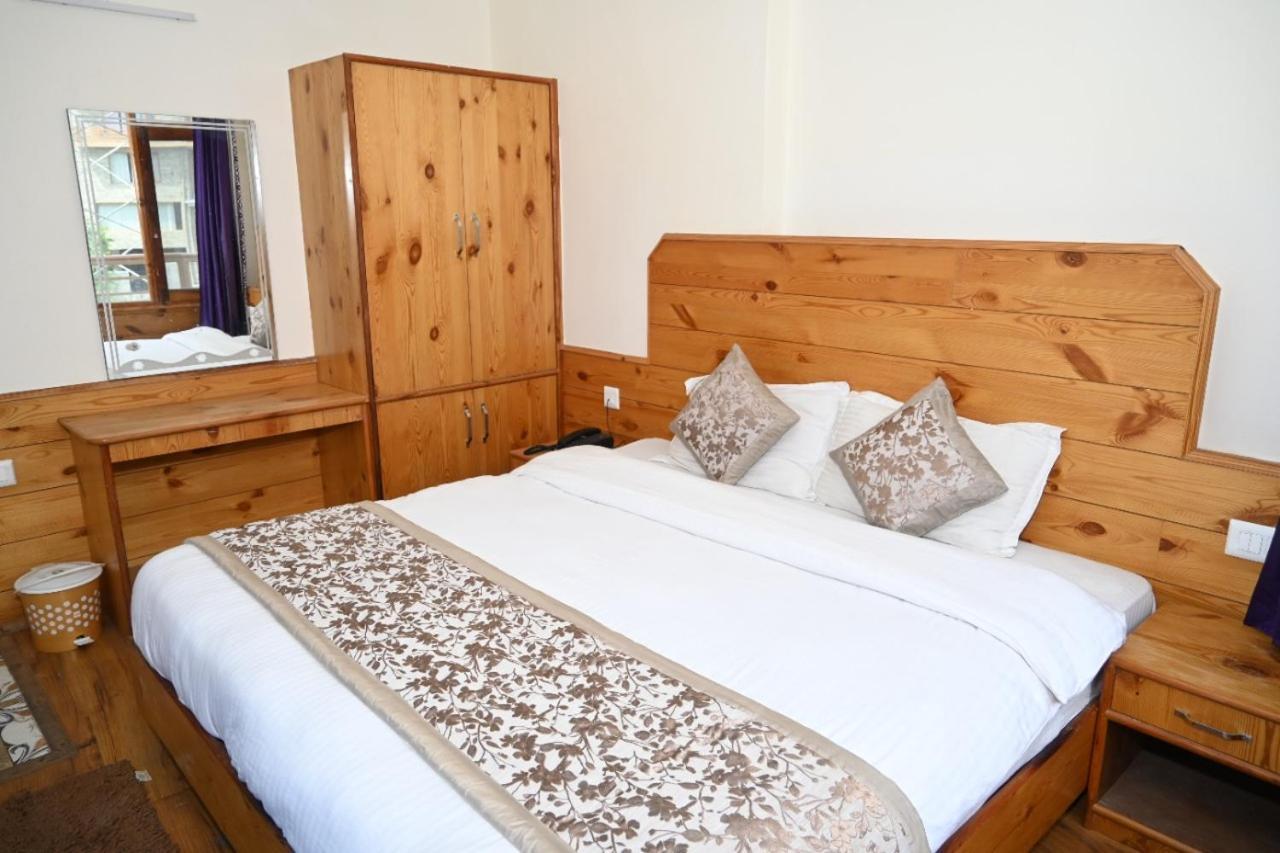 Hotel Nirmal Chhaya Манали Экстерьер фото