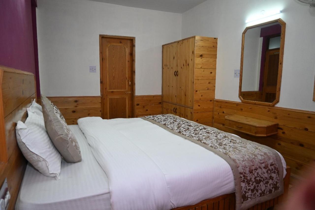 Hotel Nirmal Chhaya Манали Экстерьер фото