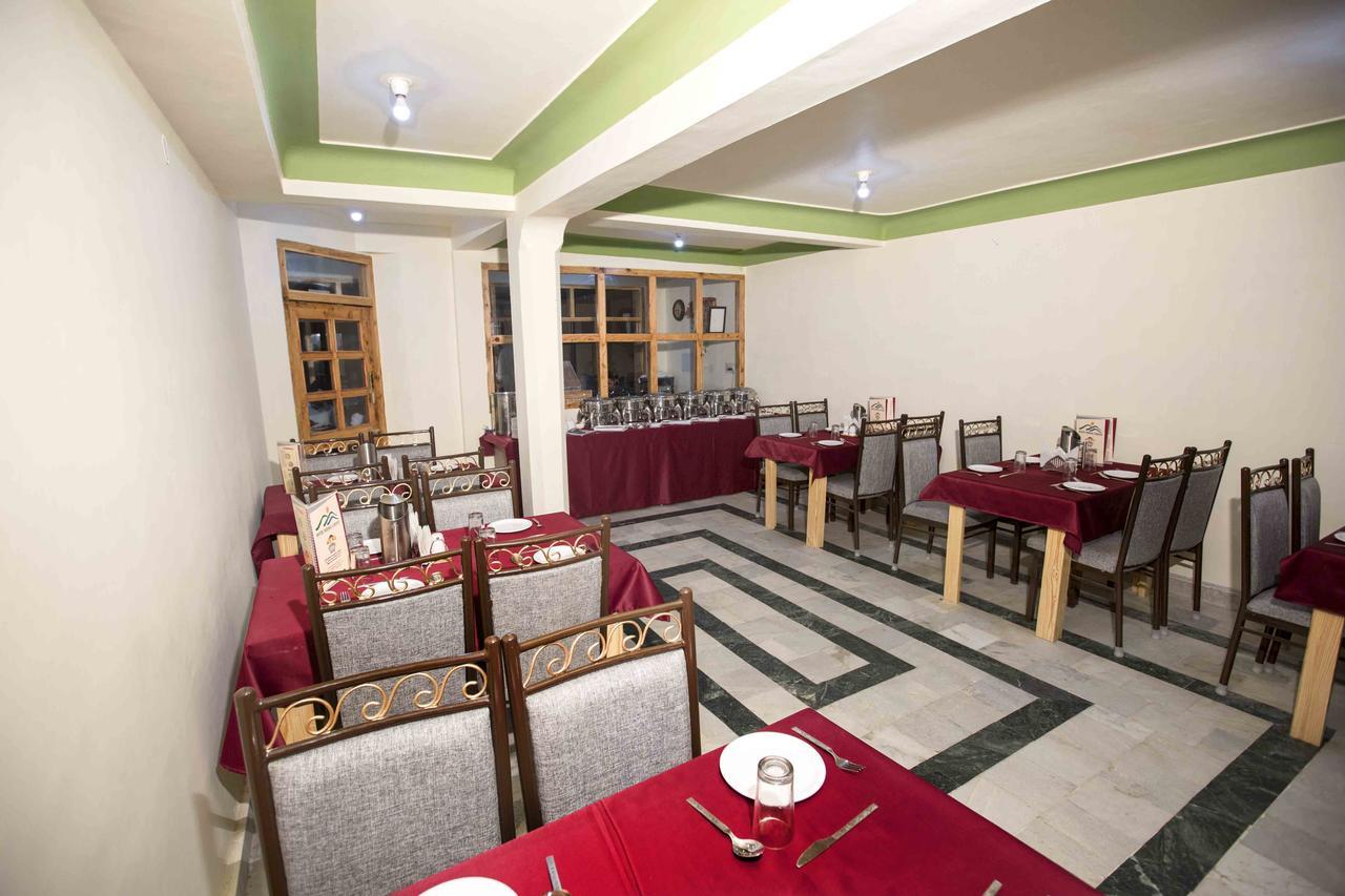 Hotel Nirmal Chhaya Манали Экстерьер фото